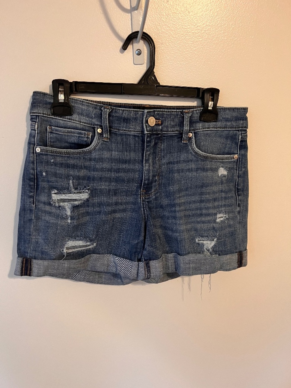 White House Black Market Mid Rise Distressed Soft Jean Shorts | Size 6